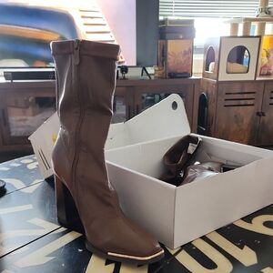 Dream Pairs Brown Heeled Boots